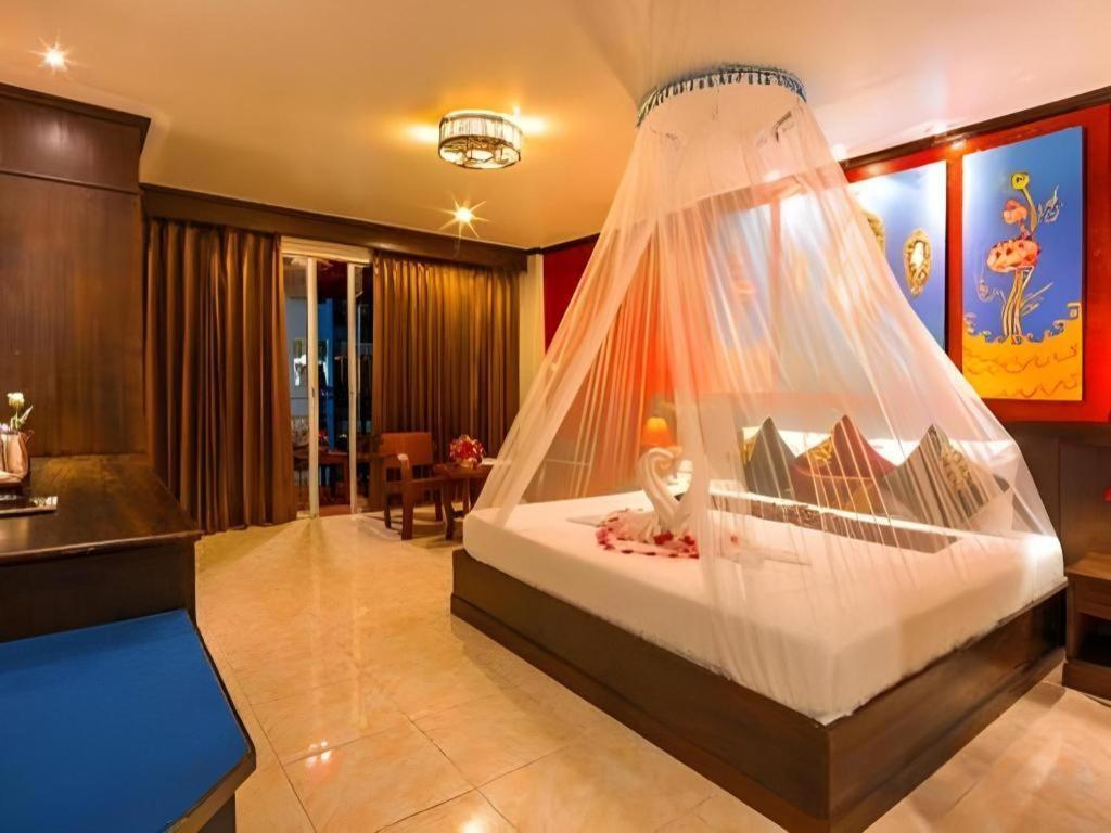 Hotel Tanawan Phuket 3*