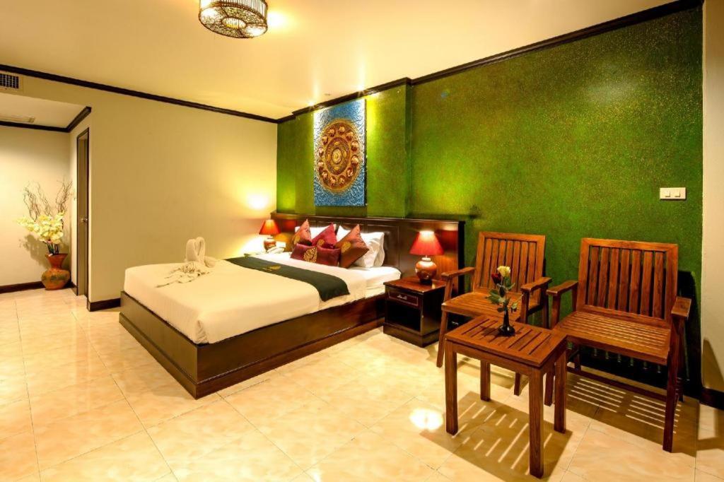 Tanawan Phuket 3*