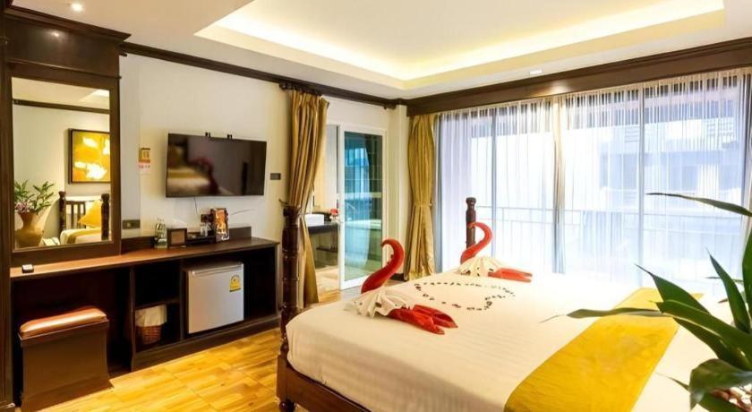 Tanawan Phuket 3*