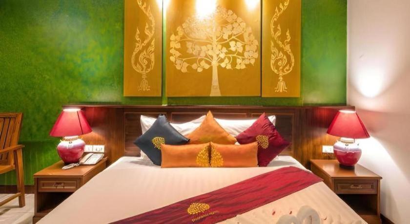 Tanawan Phuket Hotel 3*