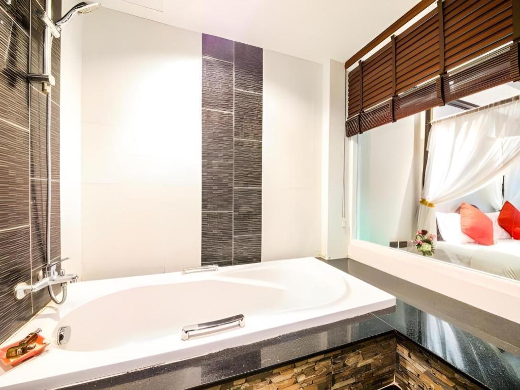 Hotel Tanawan Phuket 3*