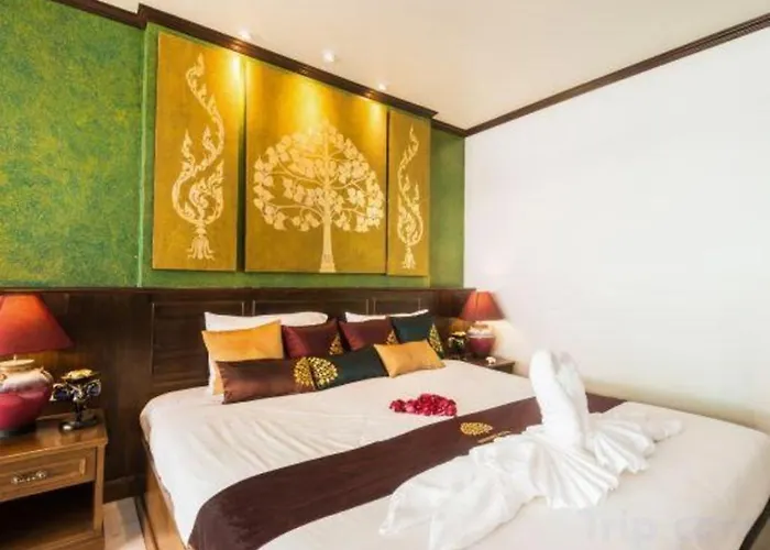 Tanawan Phuket Hotel