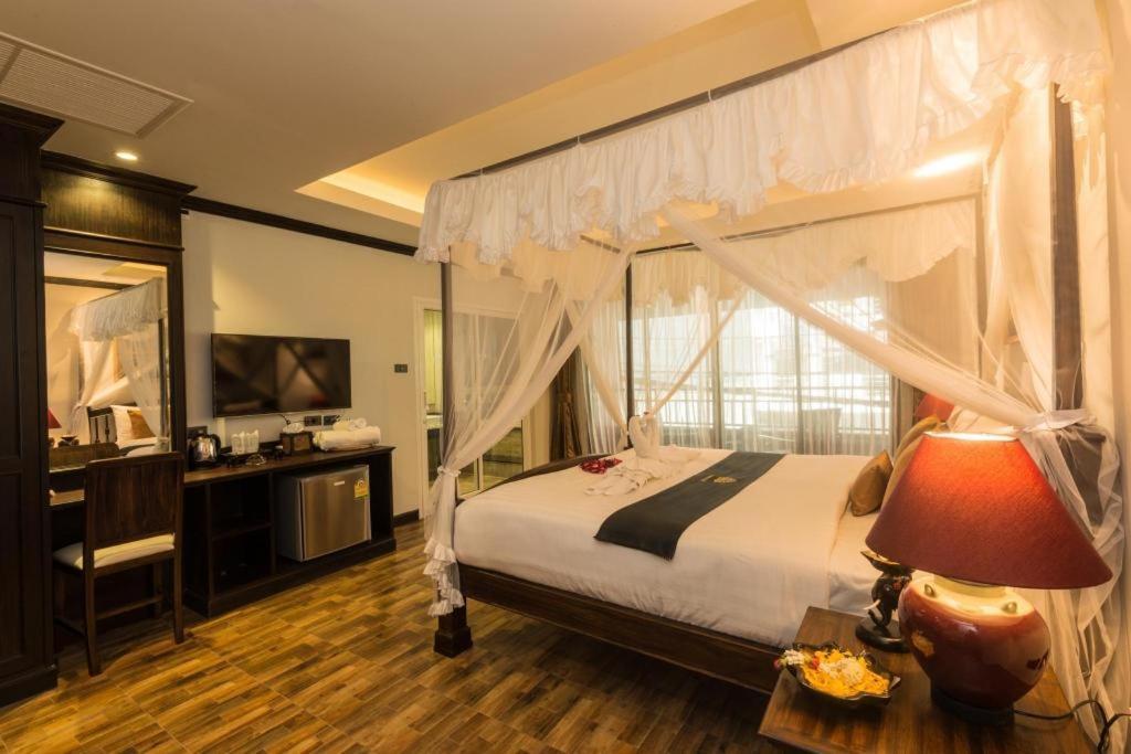 Hotel Tanawan Phuket 3*