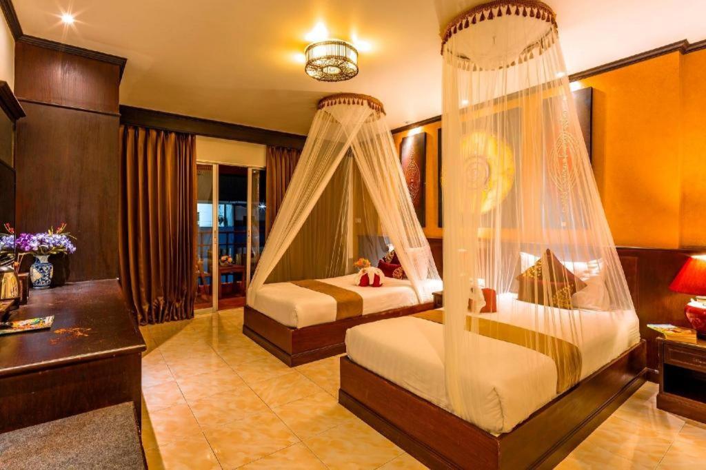 Tanawan Phuket Hotel 3*