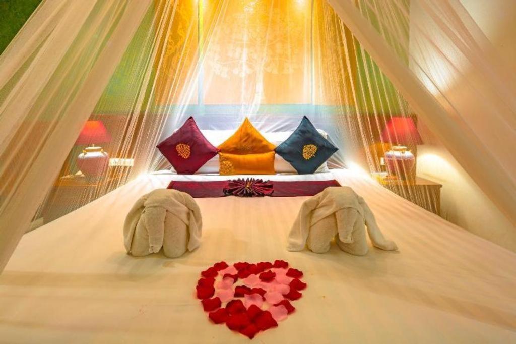 Tanawan Phuket Hotel 3*